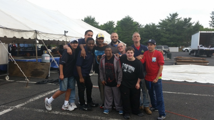 Shining Stars Ambassadors Assist with Greek Festival